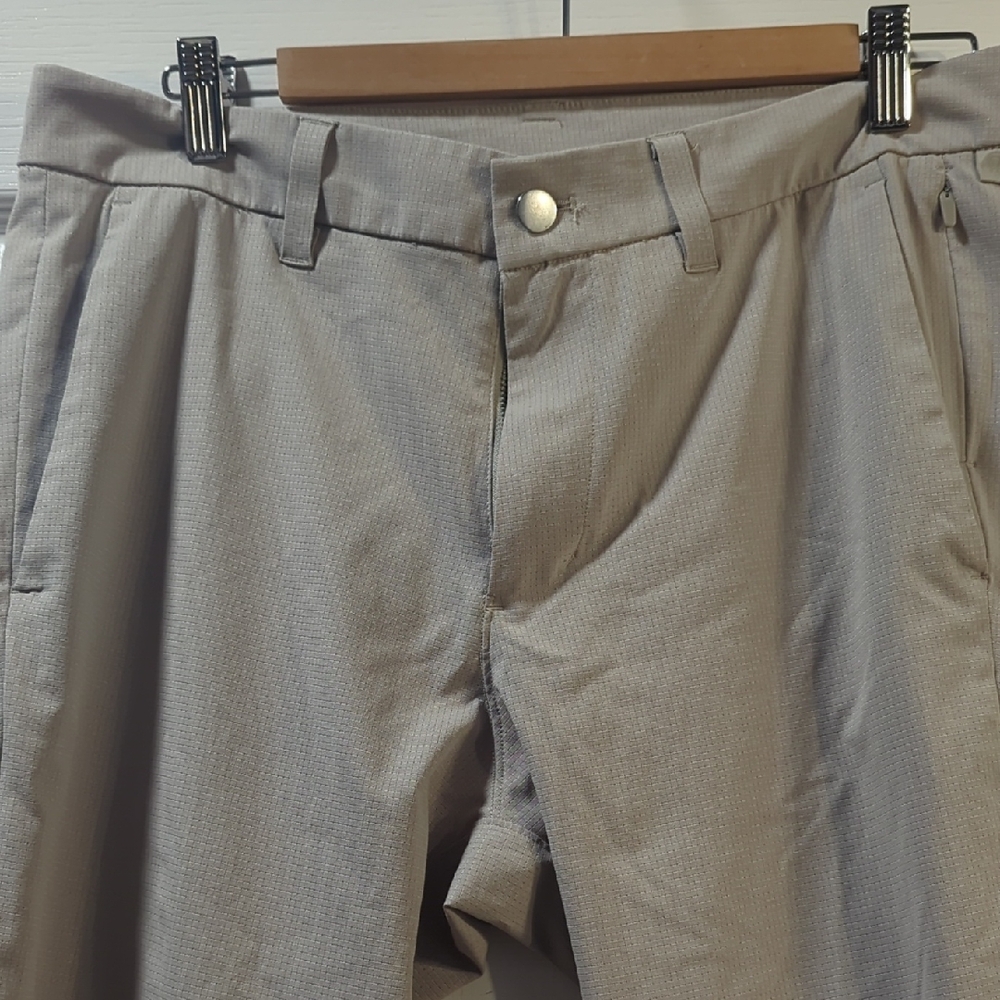 Lululemon Men's Size Medium Stylish Gray Trousers